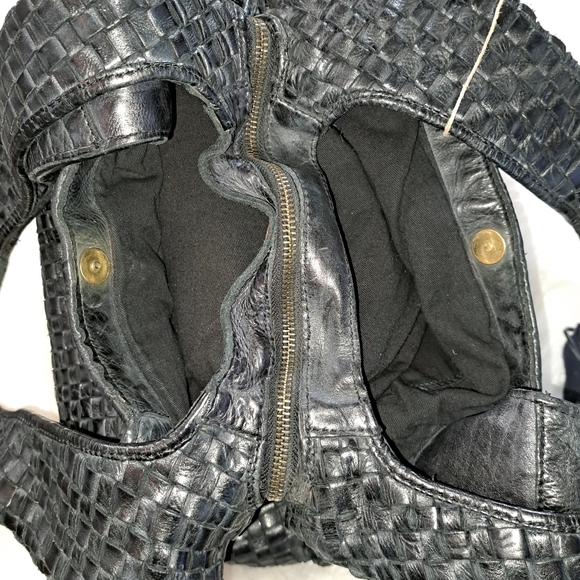 SALE. XL New leather shoulder bag from India - Picture 9 of 16